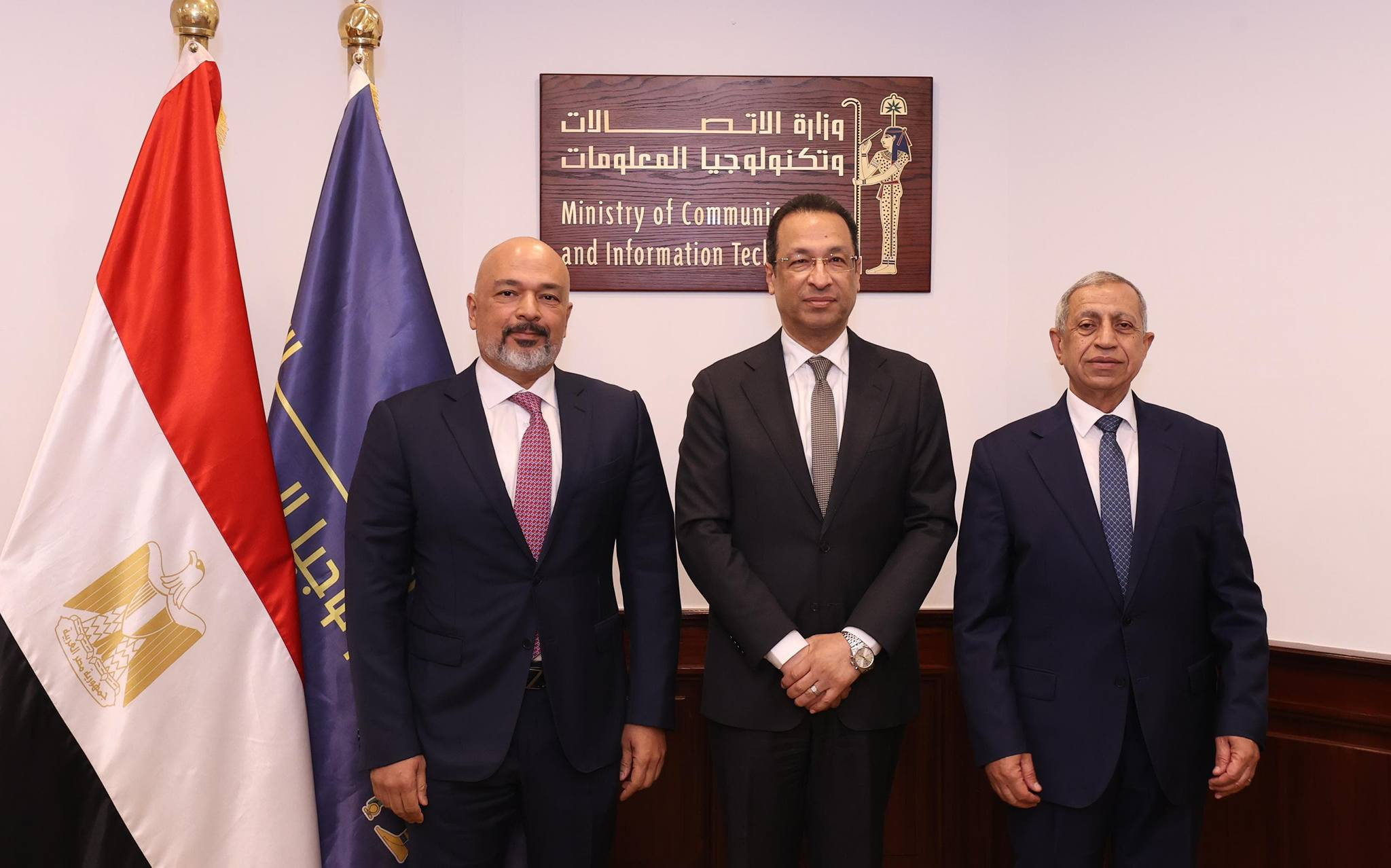 وزير الاتصالات