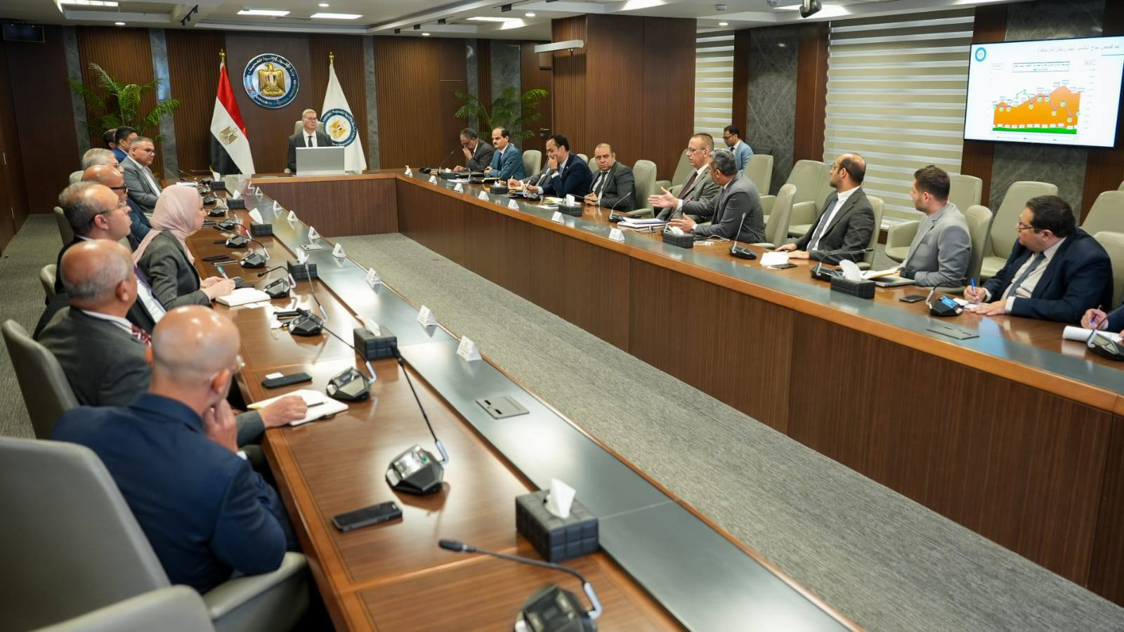 البترول: تطبيق تقنيات الحفر الأفقي والتكسير الهيدروليكي لزيادة الإنتاج