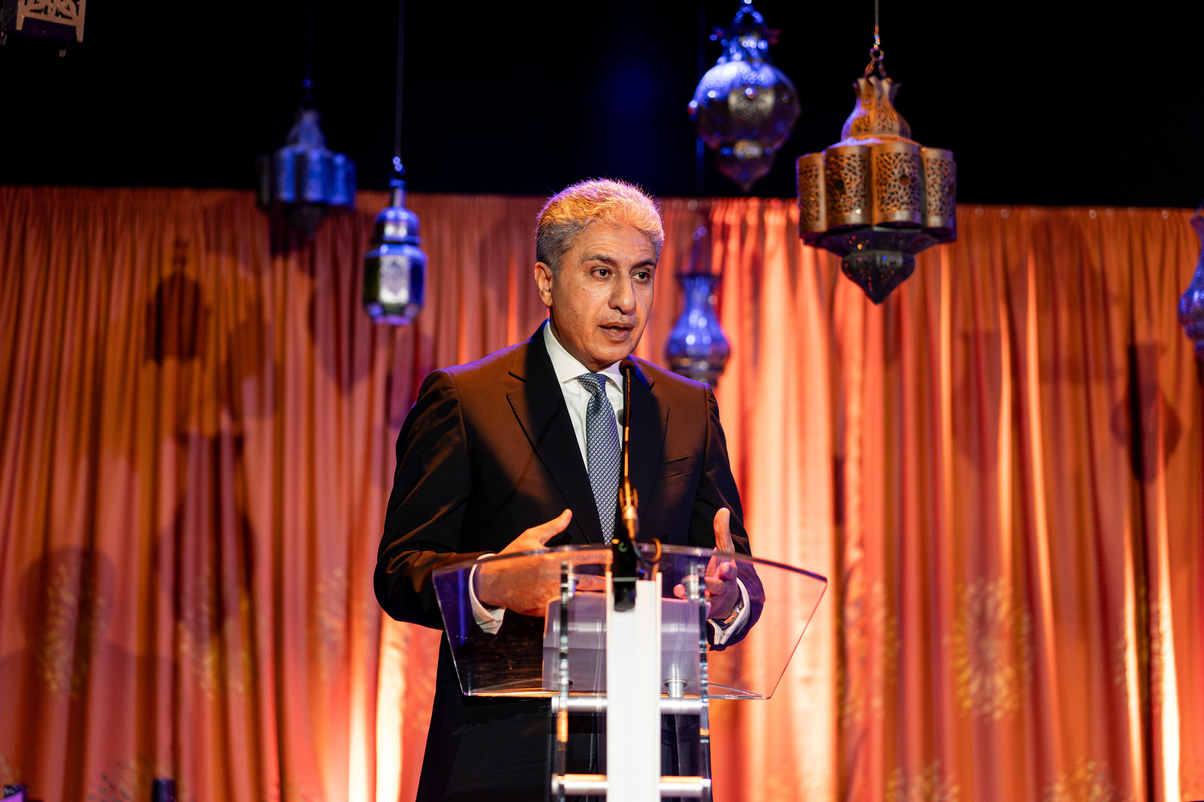 شريف فتحي  وزير السياحة والآثار