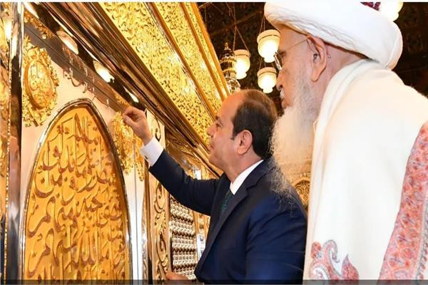 الحجرة النبوبة بالحسين