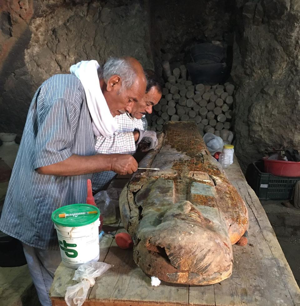 لتوابيت الملونة