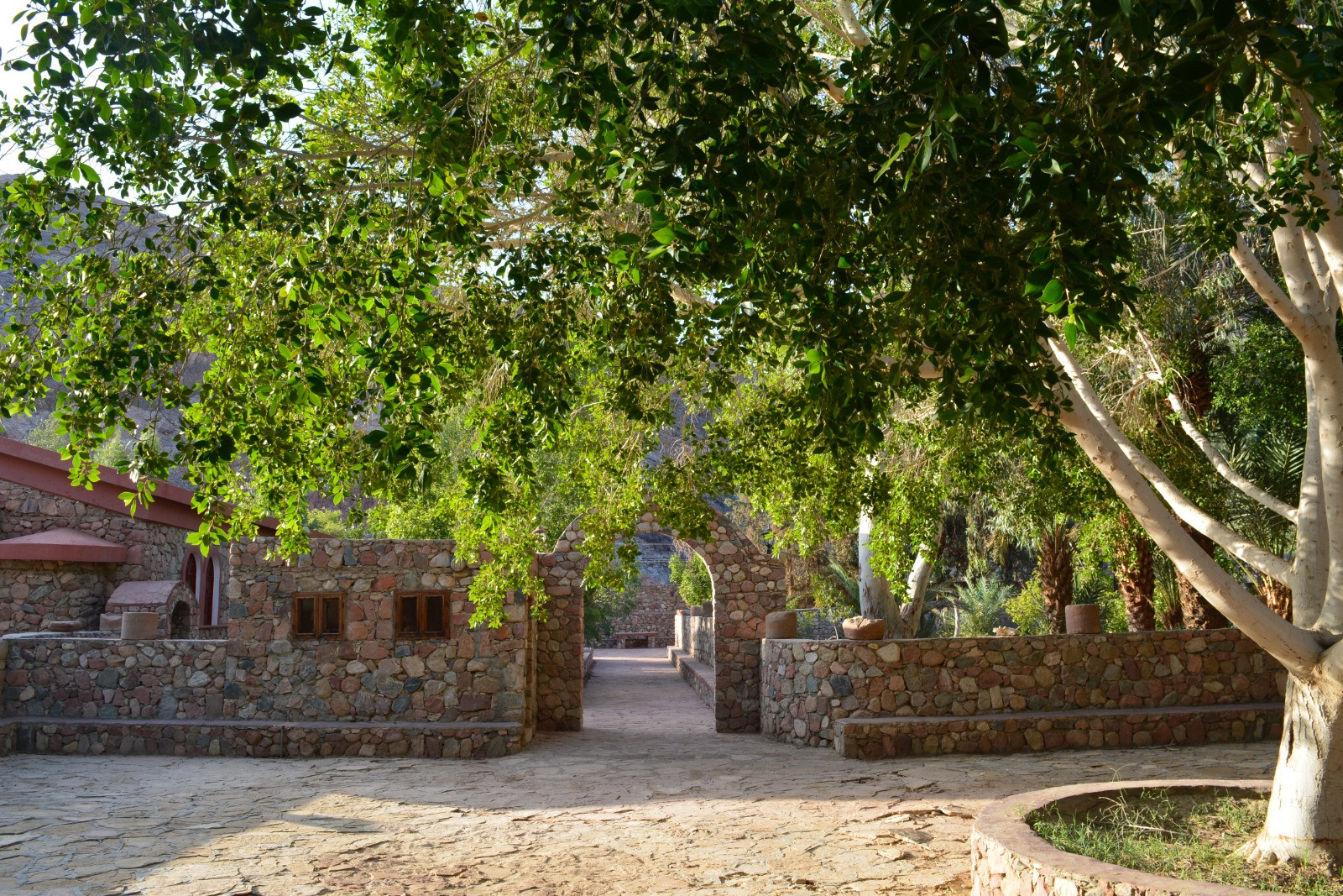 اعتكاف في دير البنات