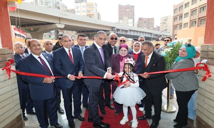 محافظ الجيزة يفتتح مدرستي 