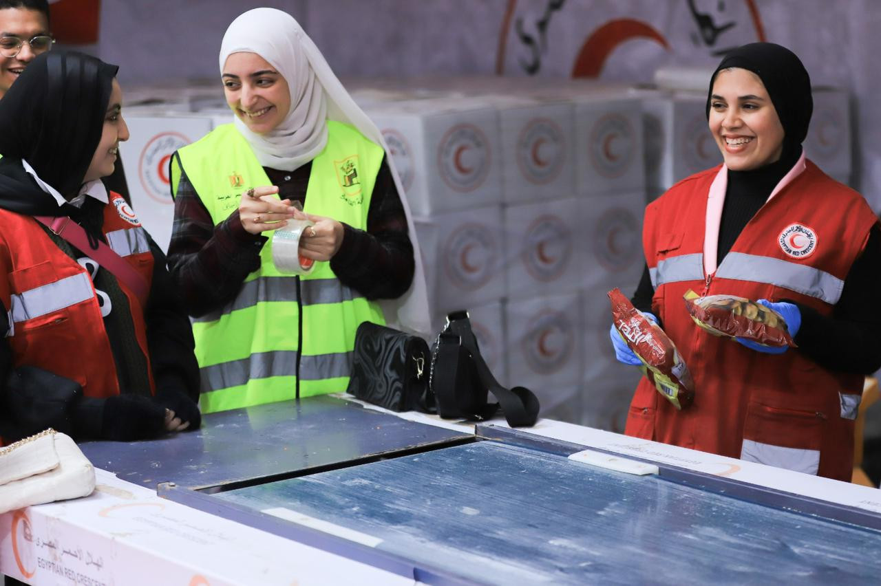 جامعة القاهرة وزارد العزة