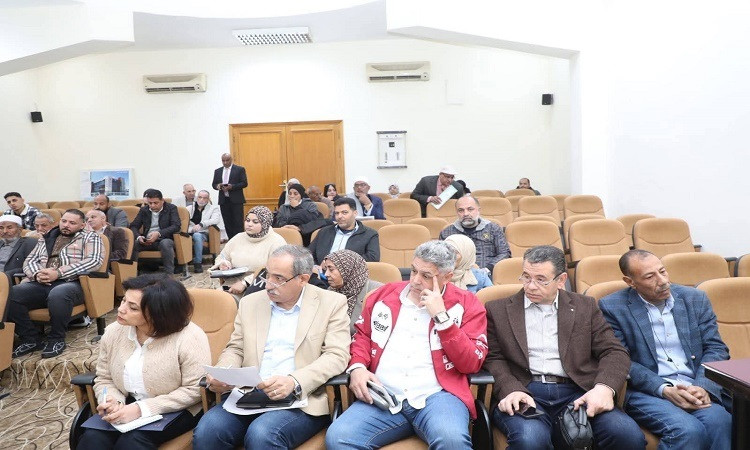 محافظ البحر الأحمر يعقد أول لقاء جماهيري ويؤكد: مشكلاتكم محل اهتمامي
