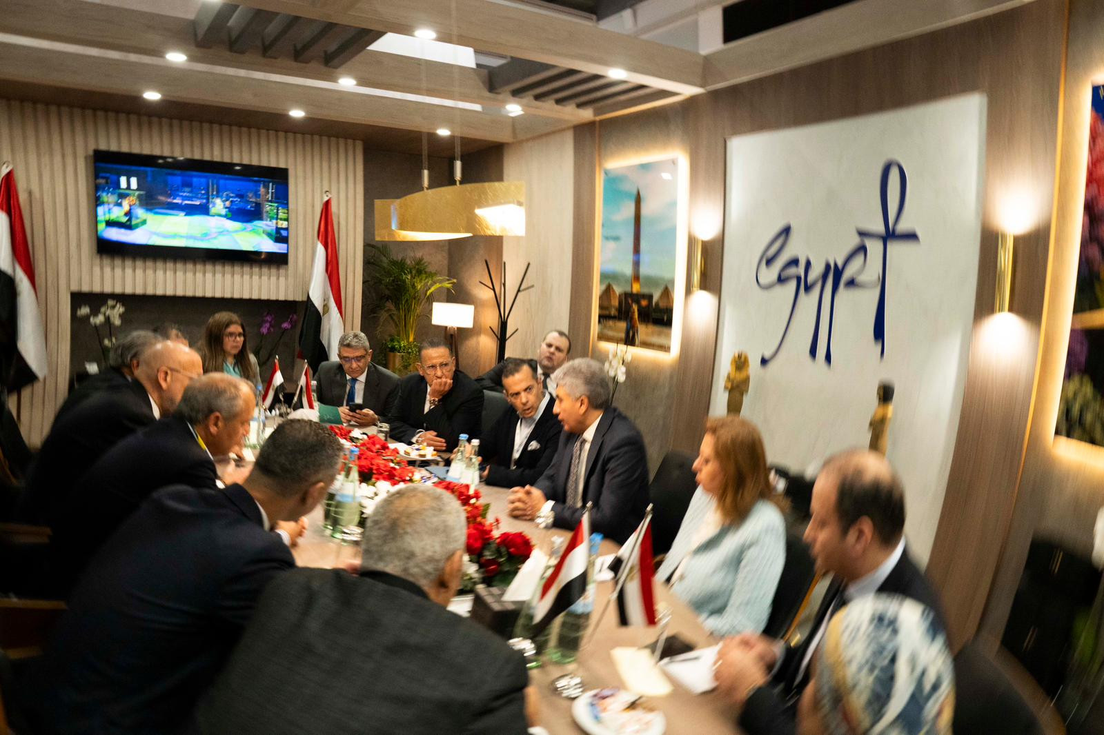 صور.. وزير السياحة يجتمع مع القطاع السياحي لمتابعة مستجدات الحركة السي