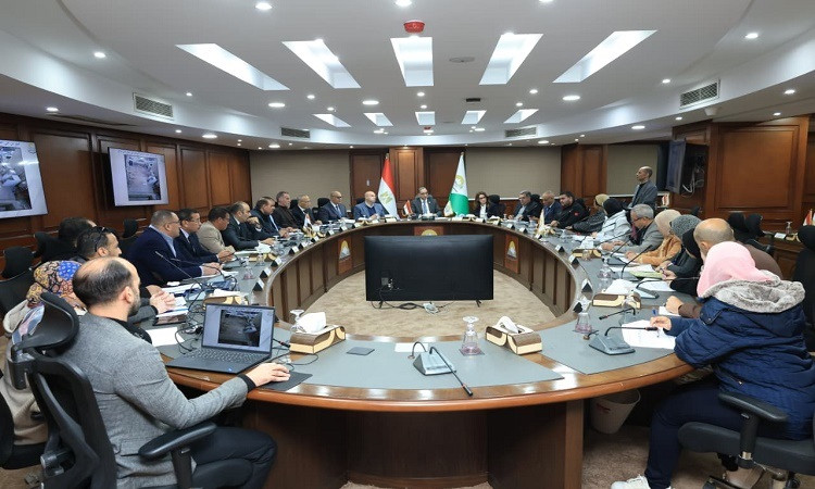 محافظ الجيزة يعقد أول لقاء أسبوعي مع المواطنين لبحث الشكاوى والطلبات