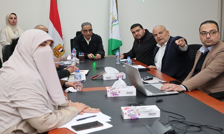 محافظ الجيزة يناقش الموقف العام لسوق الجملة بمدينة 6 أكتوبر وخطط تطوير