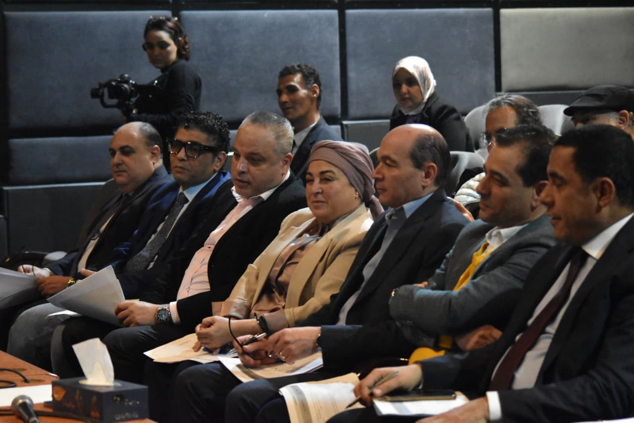 وزيرة الثقافة