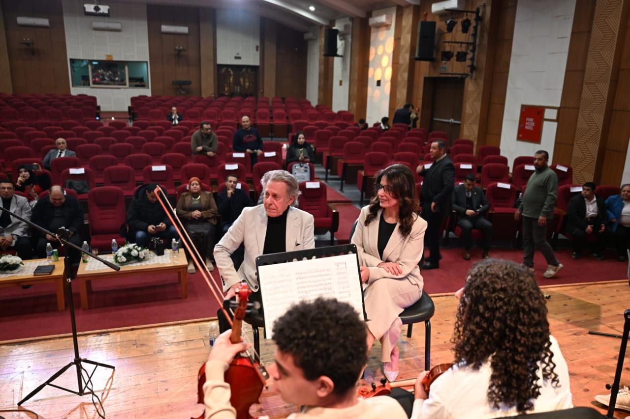 وزيرة الثقافة