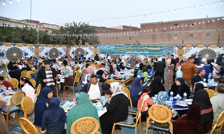 مشاركة 450 صائماً في حفل الإفطار السنوي لـ