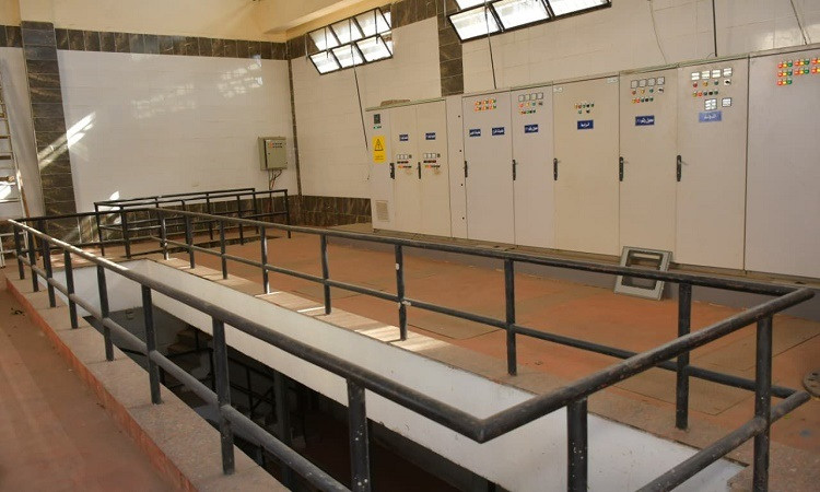 محافظ بورسعيد يتفقد أعمال التشغيل التجريبي لمحطة رفع صرف صحي الضواحي