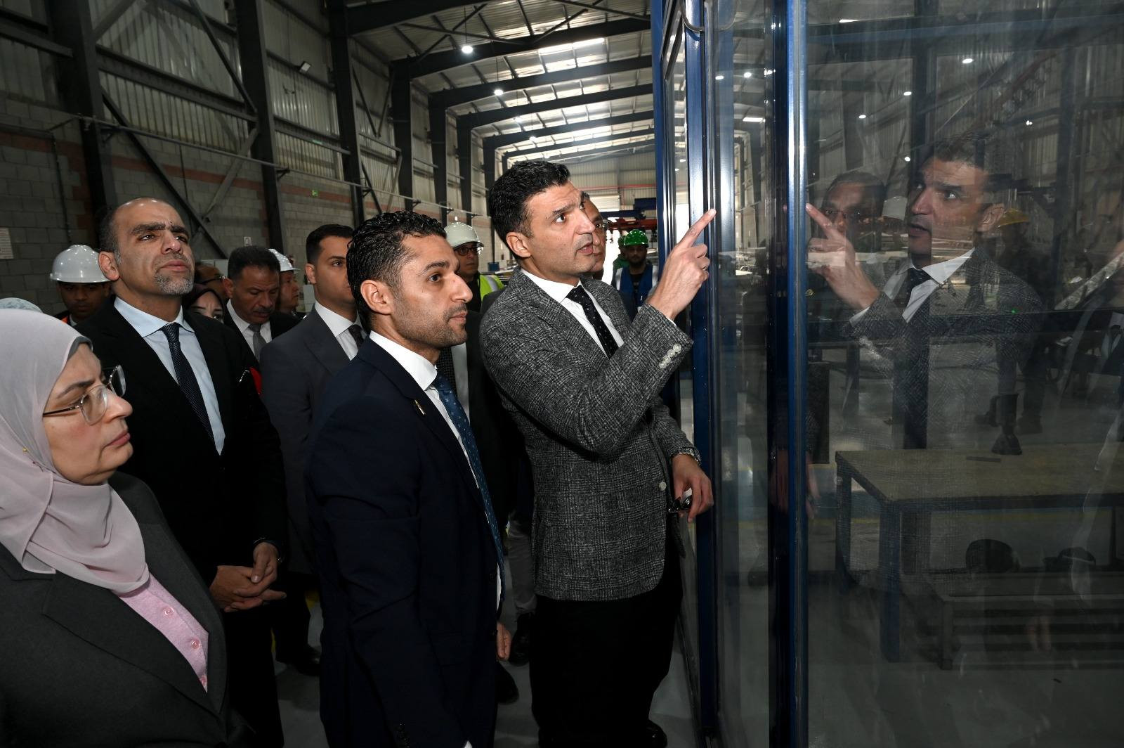 وزير الصناعة