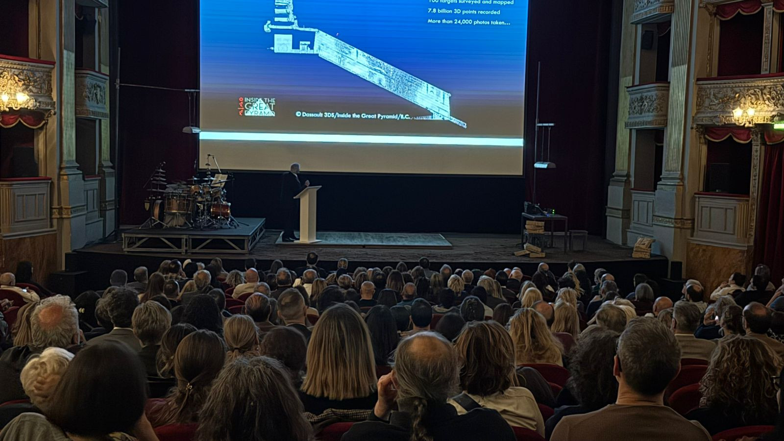 محاضرة زاهي حواس في روما