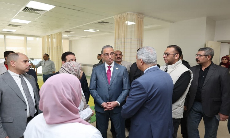 محافظ الجيزة يتفقد التجهيزات النهائية بمستشفى بولاق الدكرور قبل الافتت
