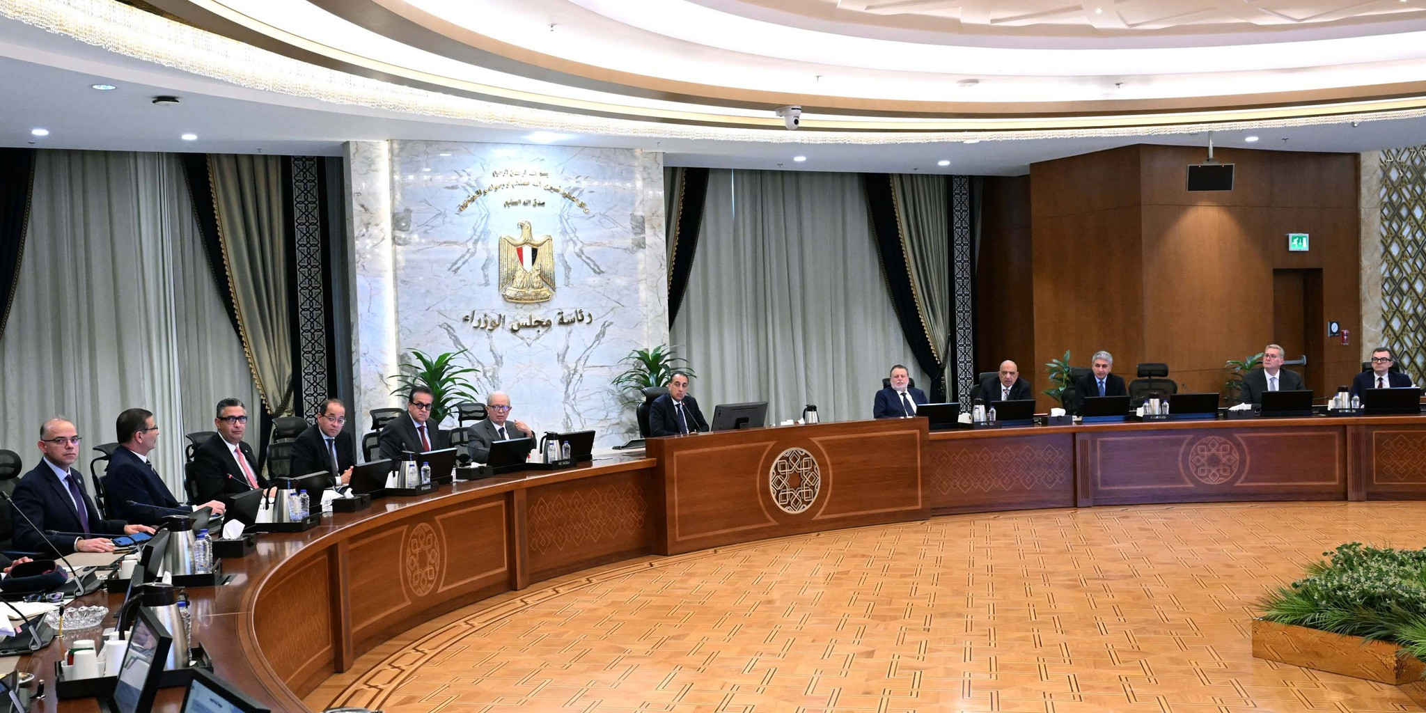 رئيس الوزراء يترأس اجتماع اللجنة المركزية لإدارة الأزمات