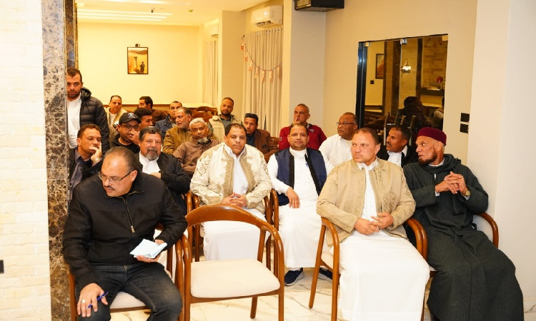 محافظ مطروح يوجه بتجميل مدخل سيوة و إجراءات تقنين أوضاع الفنادق والباز