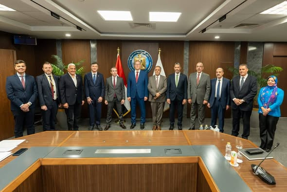 وزير البترول والثروة المعدنية يشهد توقيع مذكرة نوايا مع &ldquo;إيني&rdquo;