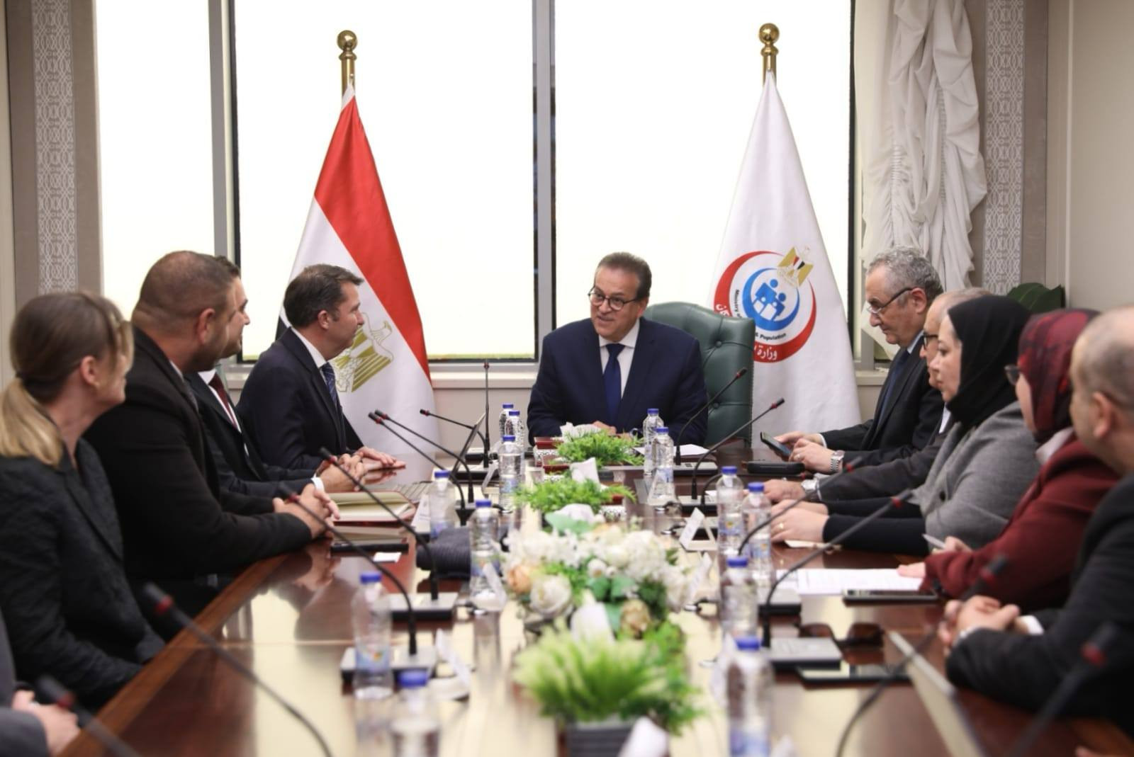 وزير الصحة يستقبل ممثلي &ldquo;إدواردز لايف ساينسز&rdquo; و&rdquo;كابيتال آيز&rdquo;