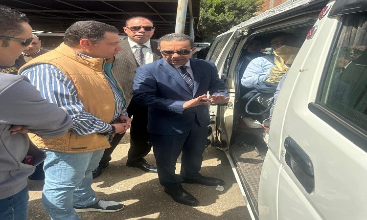 محافظ المنوفية يتفقد مجمع مواقف شبين الكوم لمتابعة الالتزام بالتعريفة