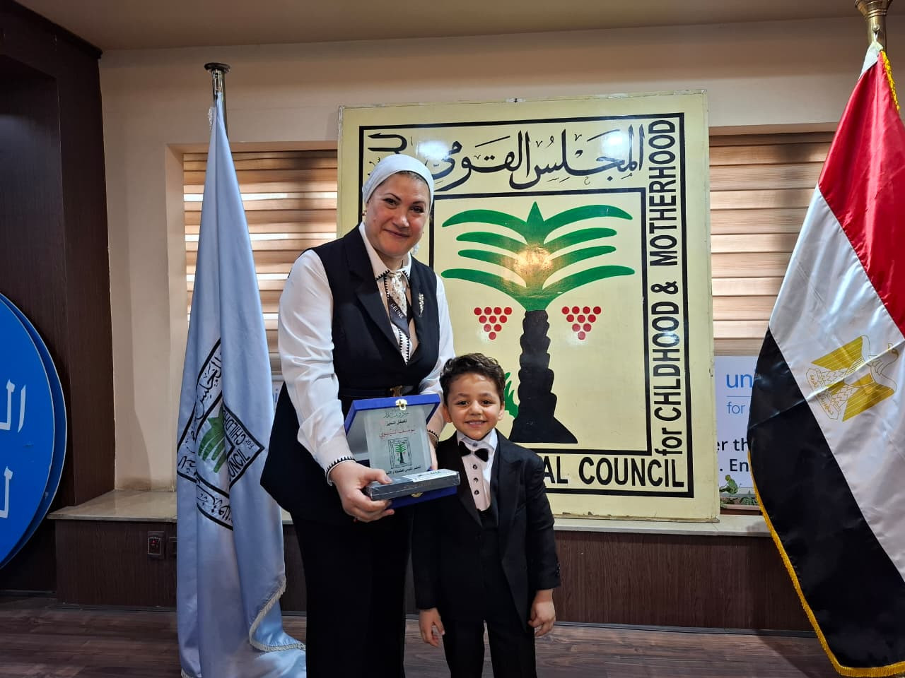 رئيسة المجلس القومي للطفولة والأمومة تكرم عددا من الأطفال المبدعين بدر