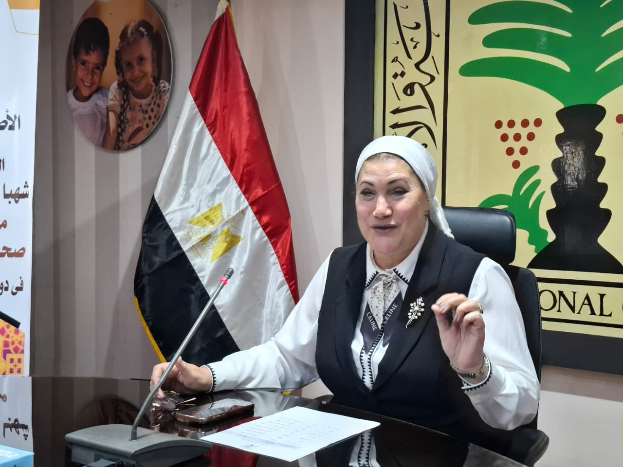 رئيسة المجلس القومي للطفولة والأمومة تكرم عددا من الأطفال المبدعين بدر