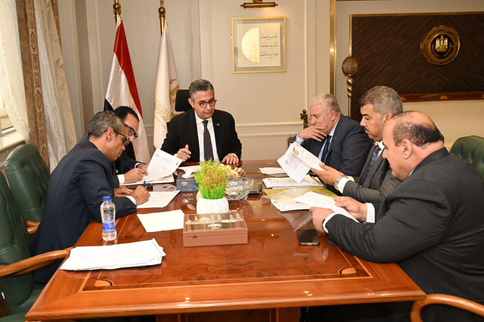 وزير التموين يلتقي أعضاء النواب والشيوخ لبحث مطالب المواطنين