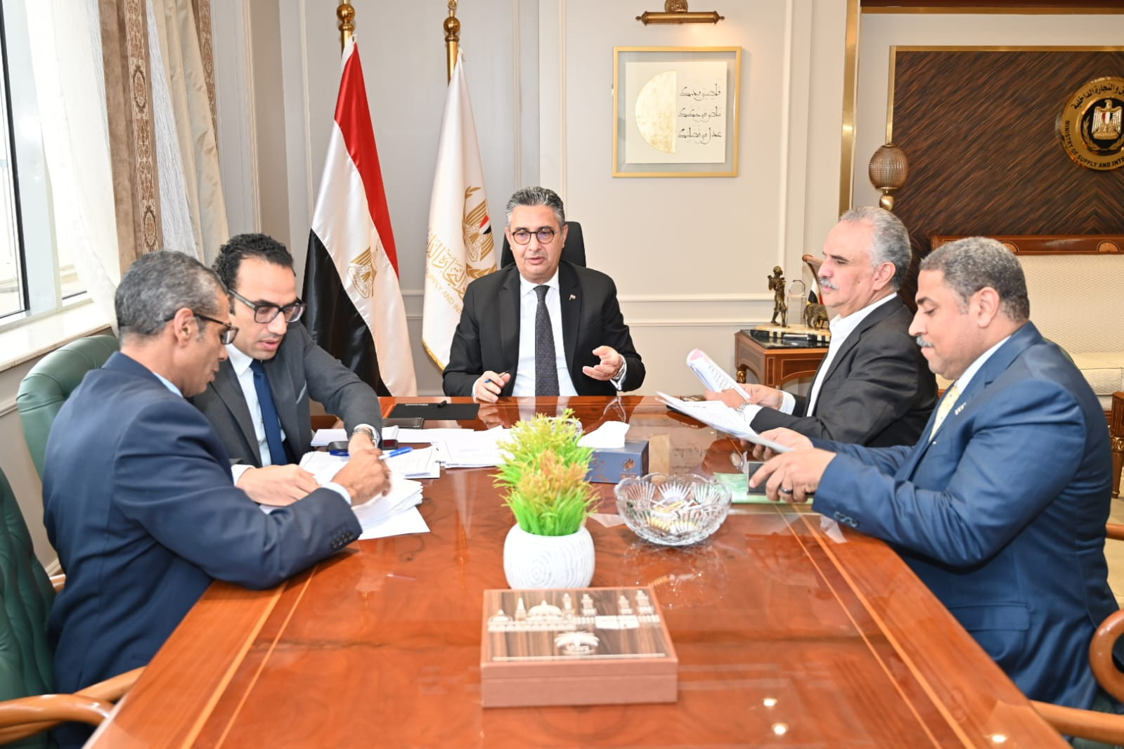 وزير التموين يلتقي أعضاء النواب والشيوخ لبحث مطالب المواطنين