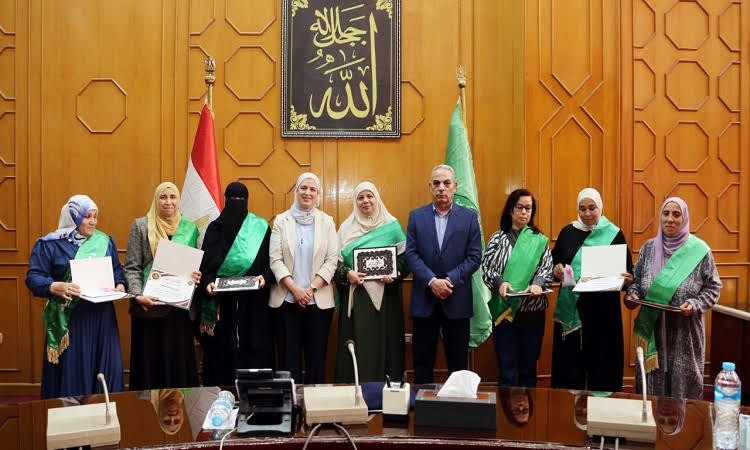 محافظ الإسماعيلية يكرم أمهات المحافظة المثاليات لعام ٢٠٢٦