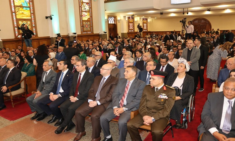 محافظ القليوبية يشارك في احتفاليةعيدالقيامةالمجيدبالكنيسةالإنجيليةبمصر