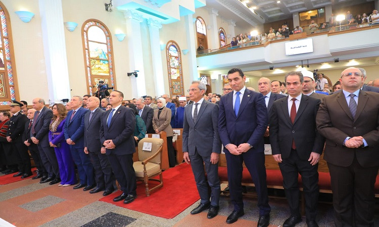 محافظ القاهرة يشهد احتفال الطائفة الإنجيلية بعيد القيامة المجيد