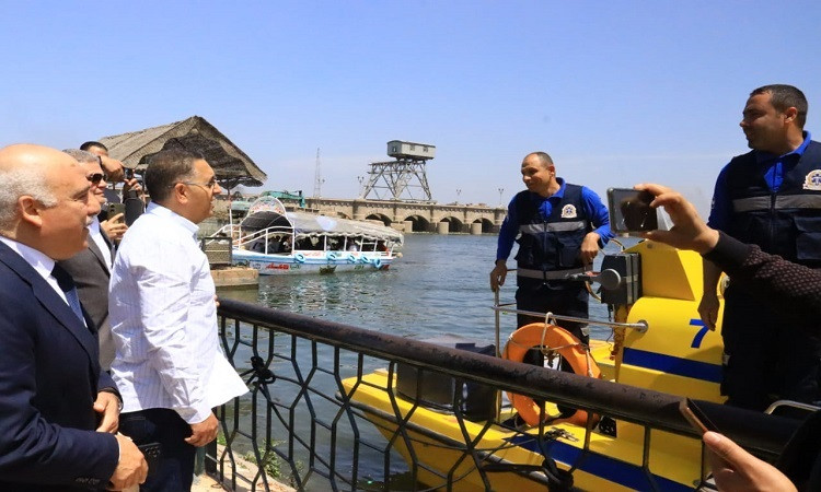 محافظ القليوبية يشارك المواطنين احتفالات 