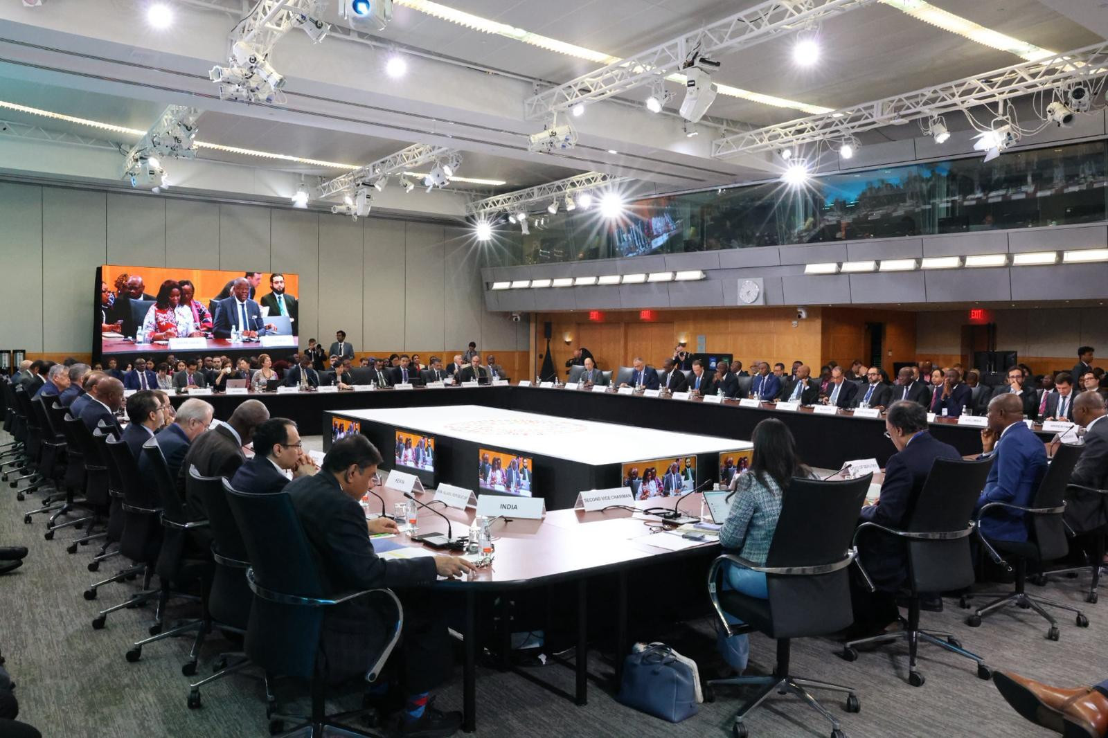 وزير الخارجية