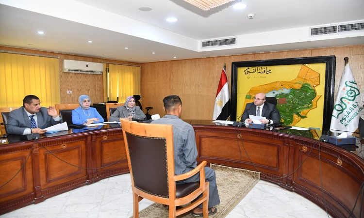 محافظ الفيوم يوجه بتجهيز عدد من الفتيات المقبلات على الزواج