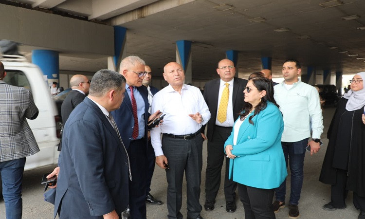 محافظ القاهرة: إجراءات رادعة حيال السائقين المخالفين خارج موقف السلام