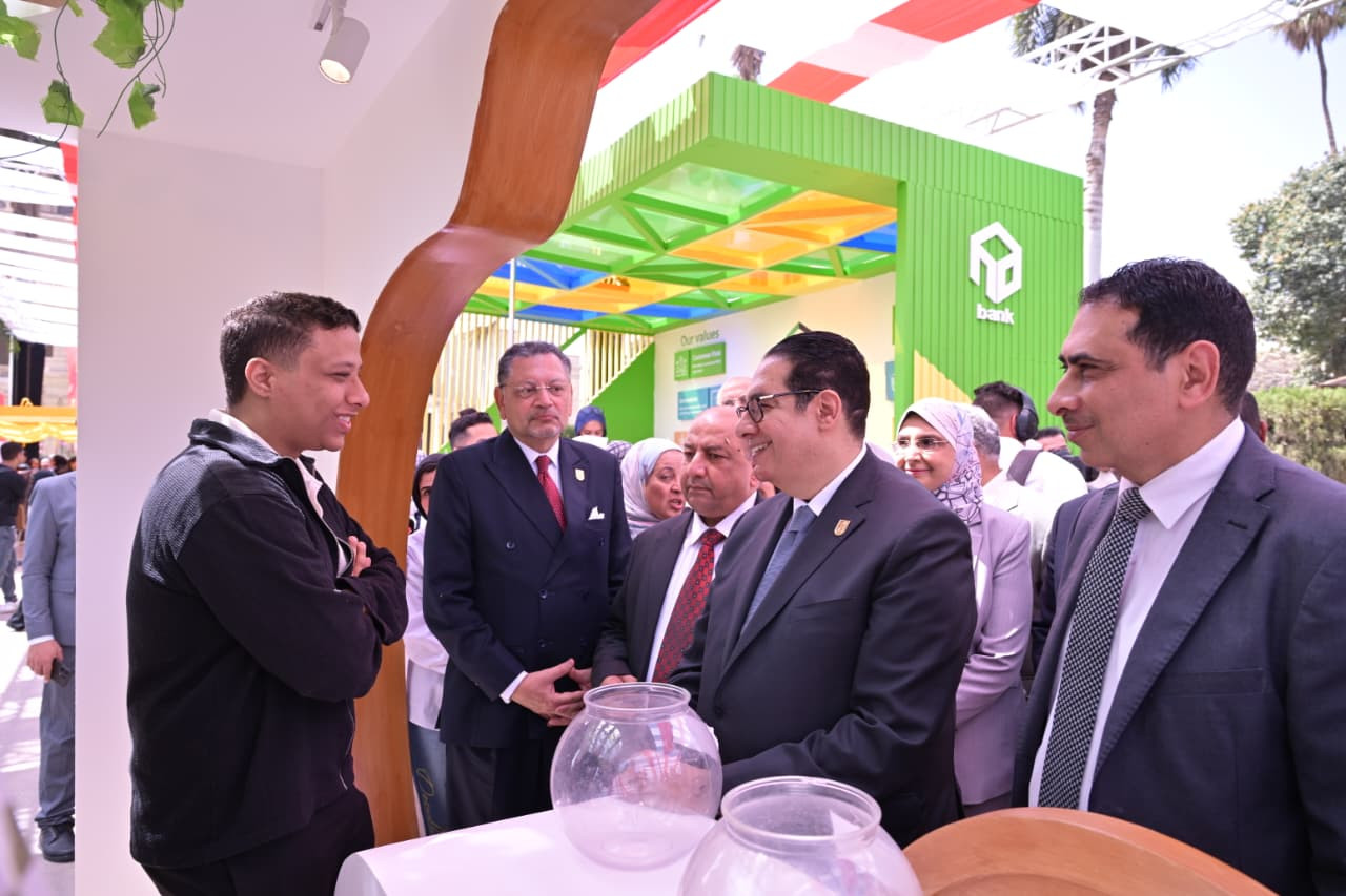 رئيس جامعة القاهرة