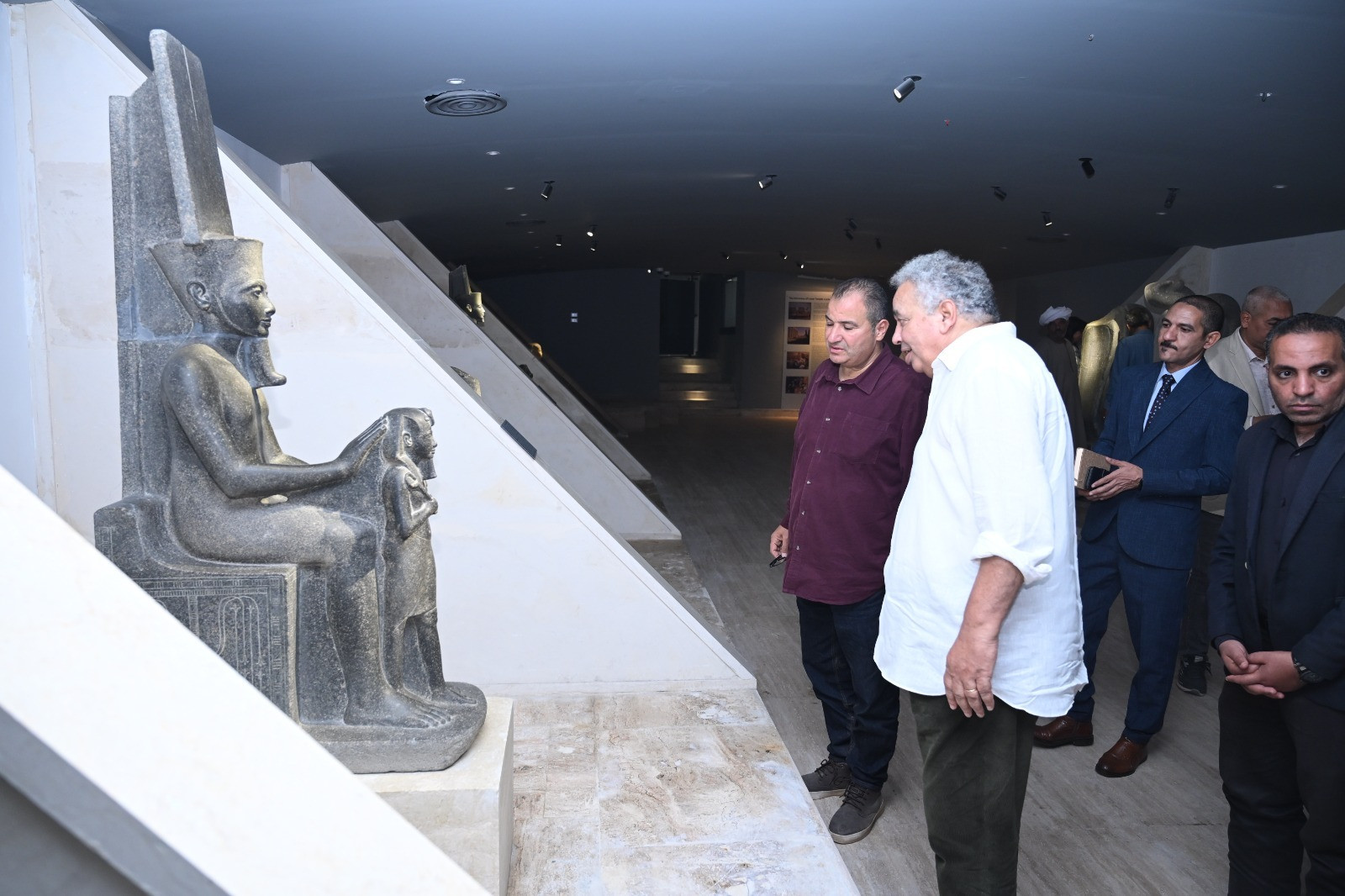 خبيئة معبد الأقصر