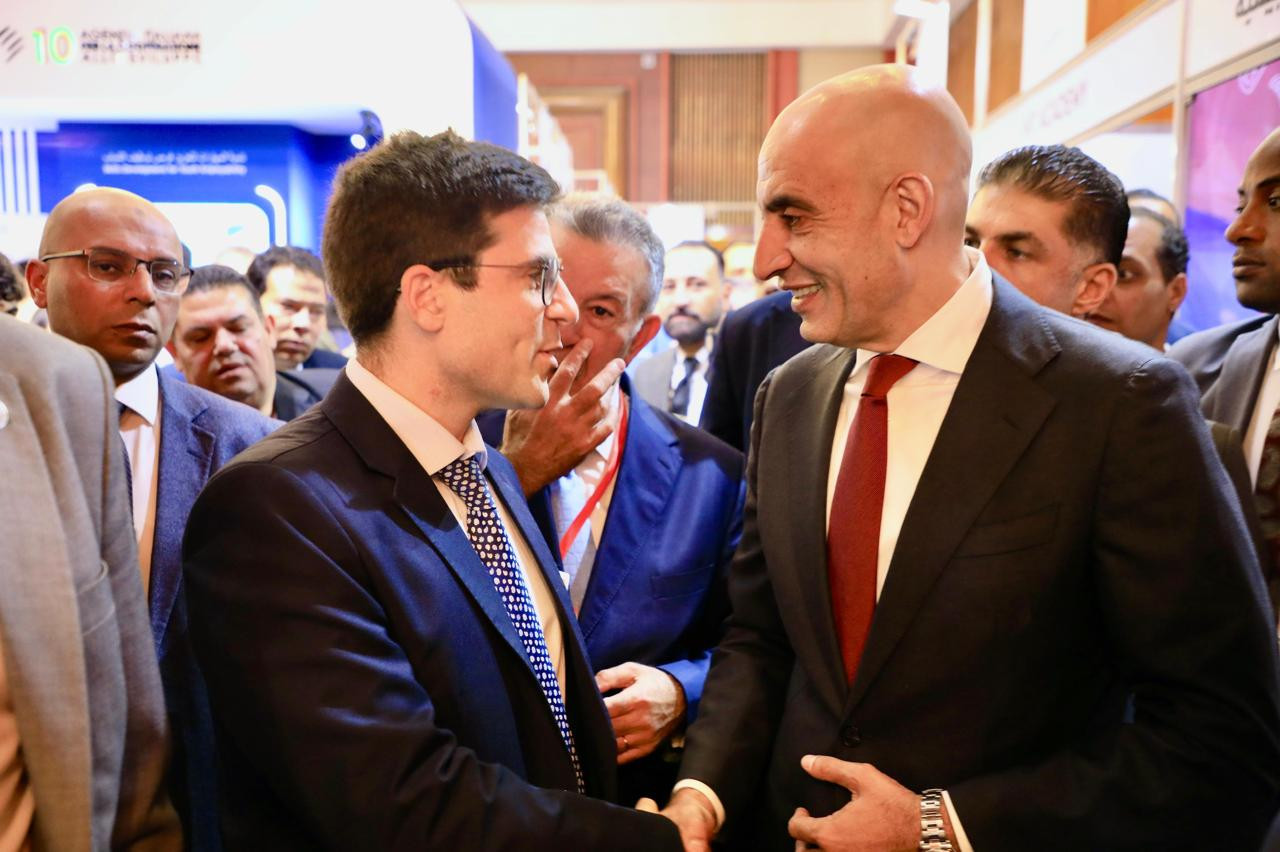 صور.. عبد اللطيف