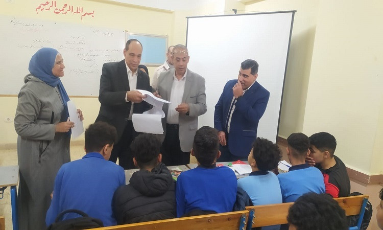 مدير تعليم القليوبية يتفقد عدد من مدارس كفر شكر