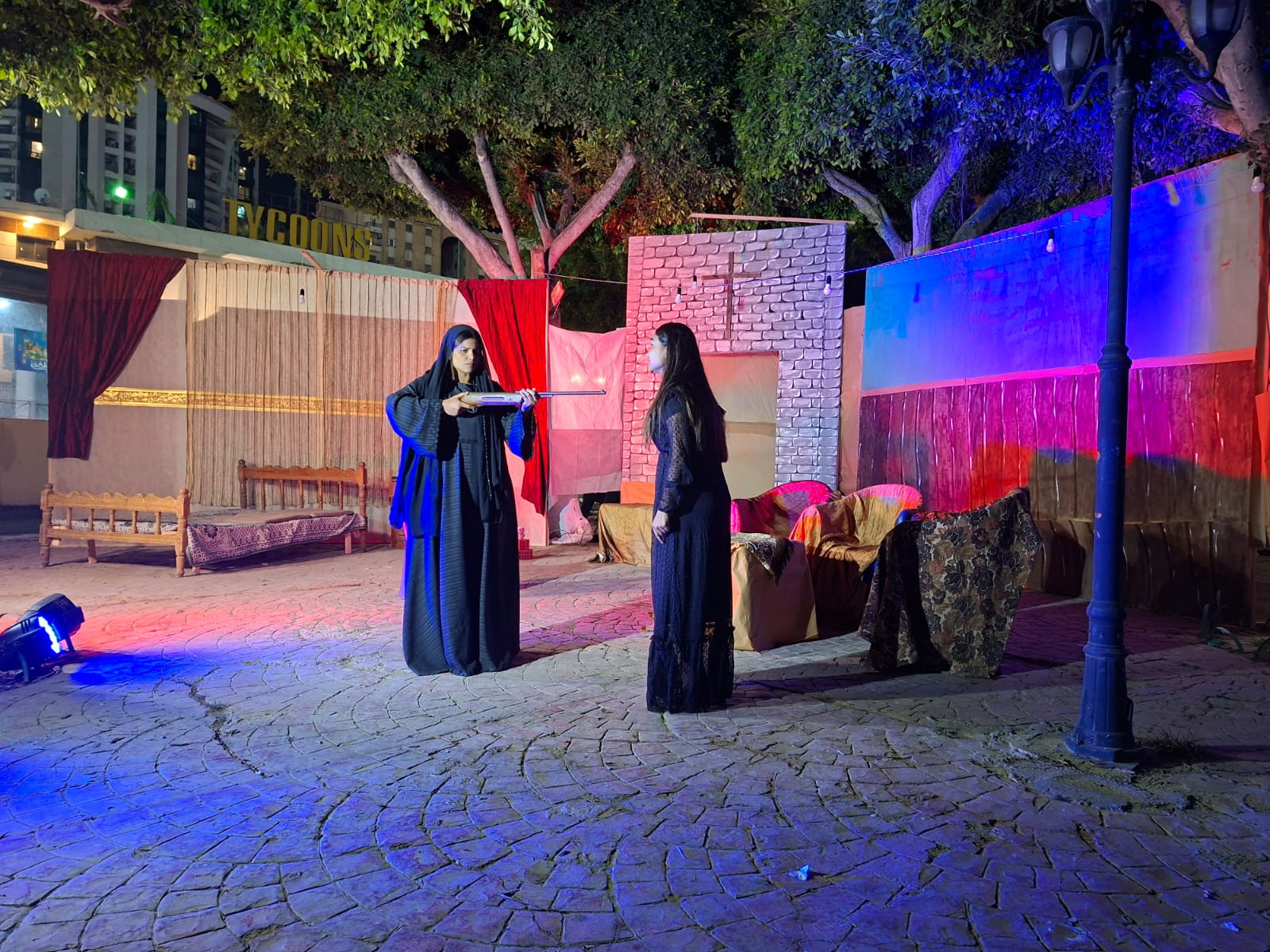 عرض خالتي صفية والدير المسرحي