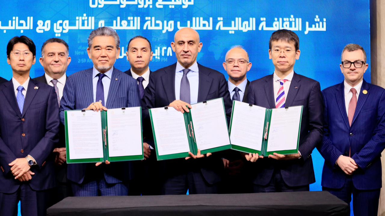 وزير التعليم يوقع مذكرة تفاهم مع رئيسي 