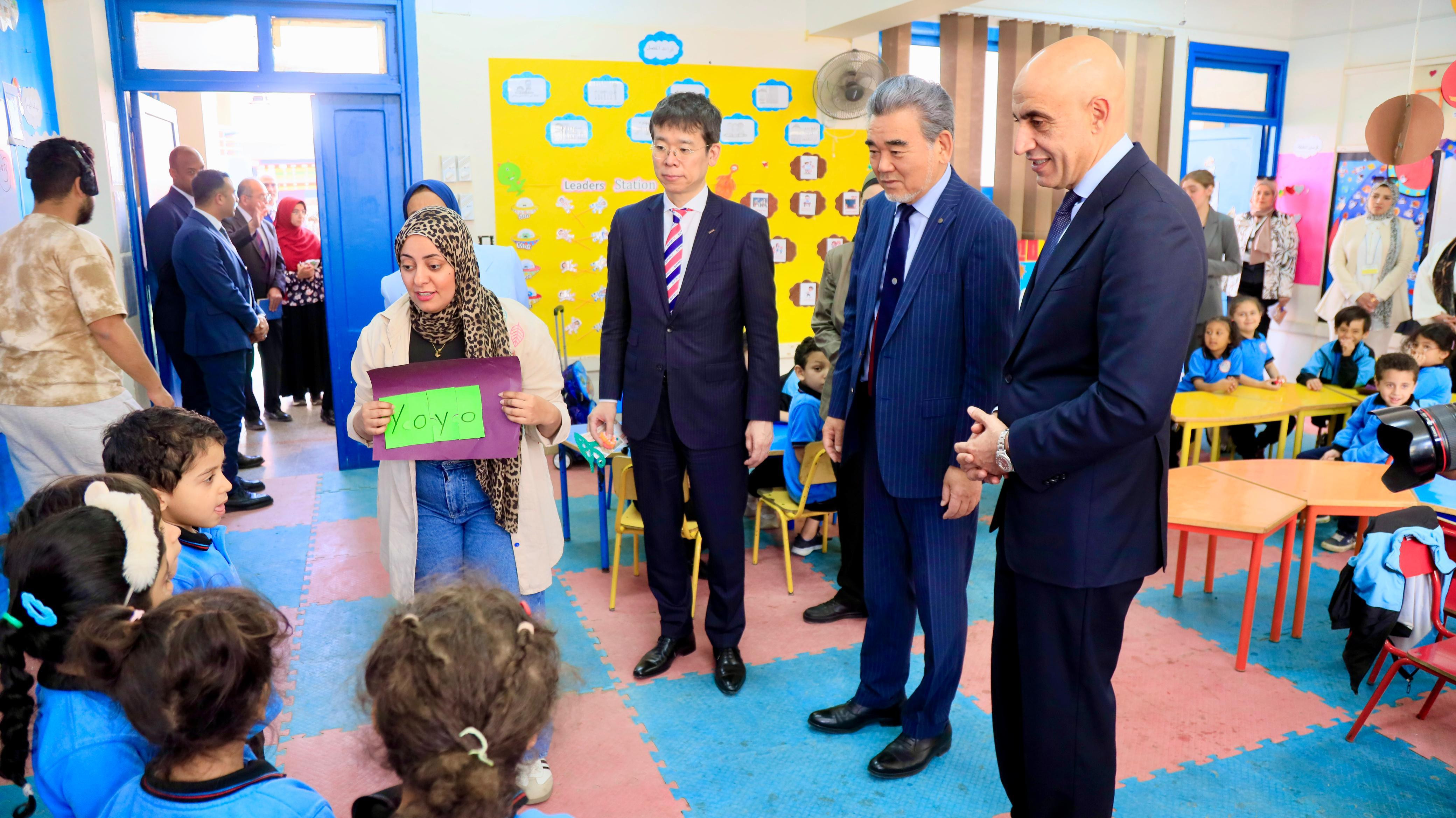 صور..وزير التعليم ورئيسي جامعة هيروشيما يتفقدون المدرسة المصرية اليابانية