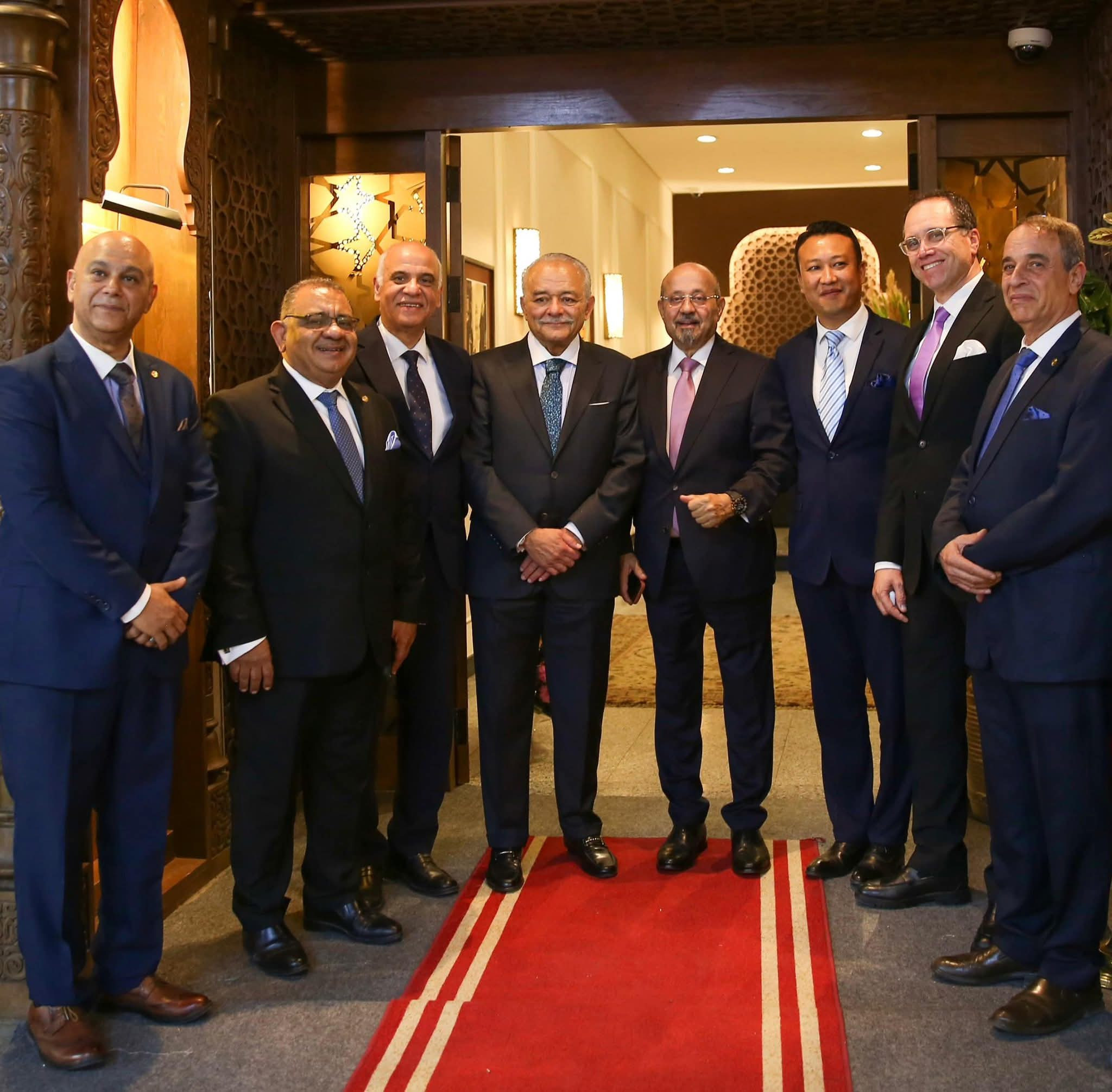 القابضة للسياحة والفنادق