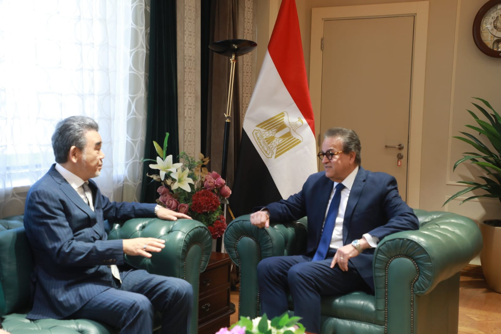 وزير الصحة ورئيس جامعة هيروشيما