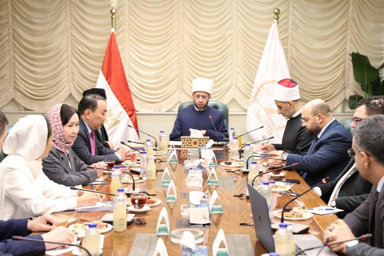 الازهري ونائب كازاخستان