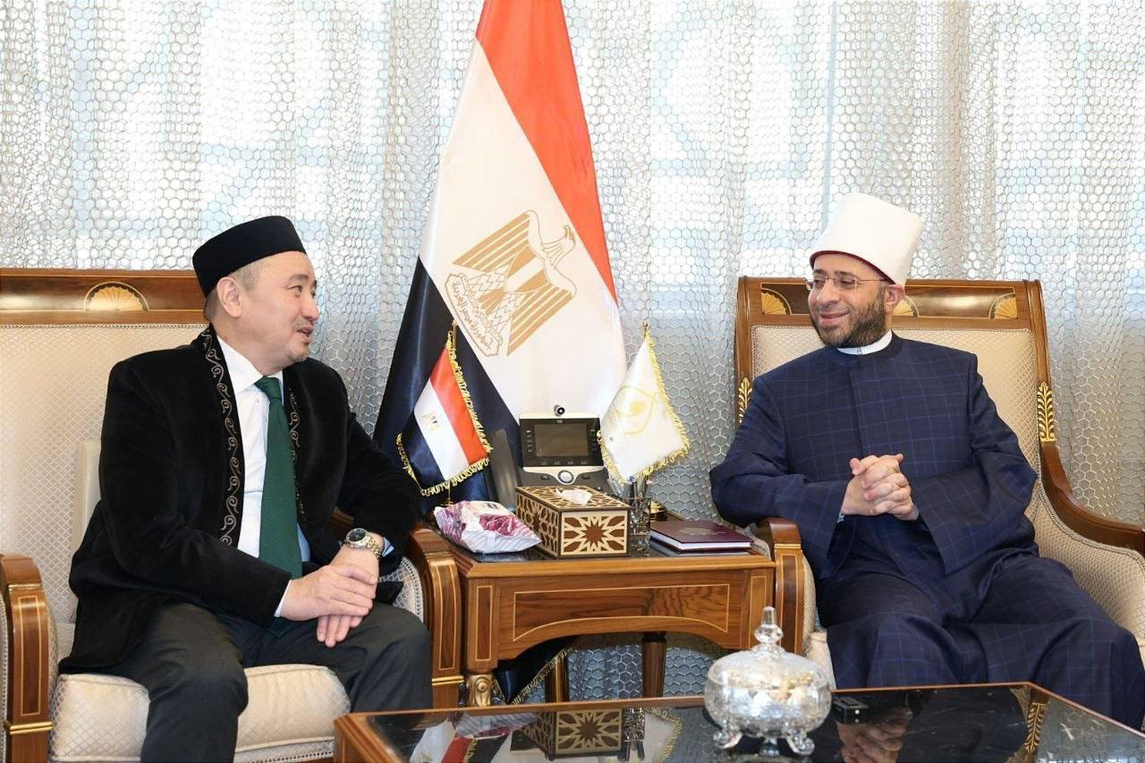 الازهري ونائب كازاخستان