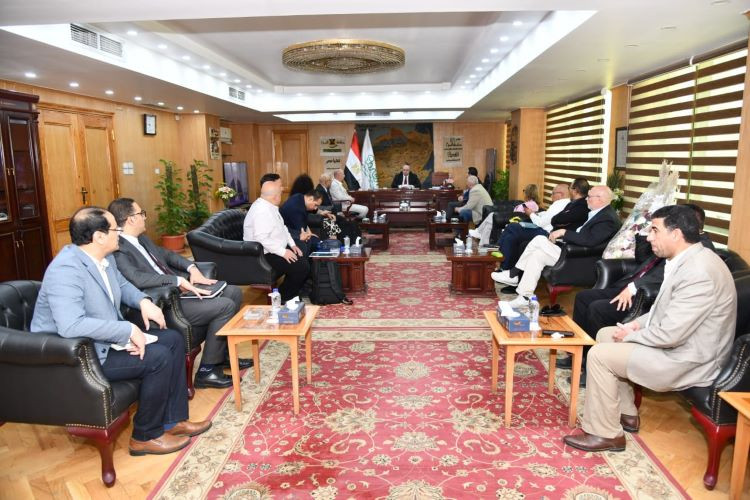 محافظ الفيوم يستقبل&nbsp;وفد ألماني لبحث إنشاء&nbsp;مصنع لضفائر السيارات&nbsp;