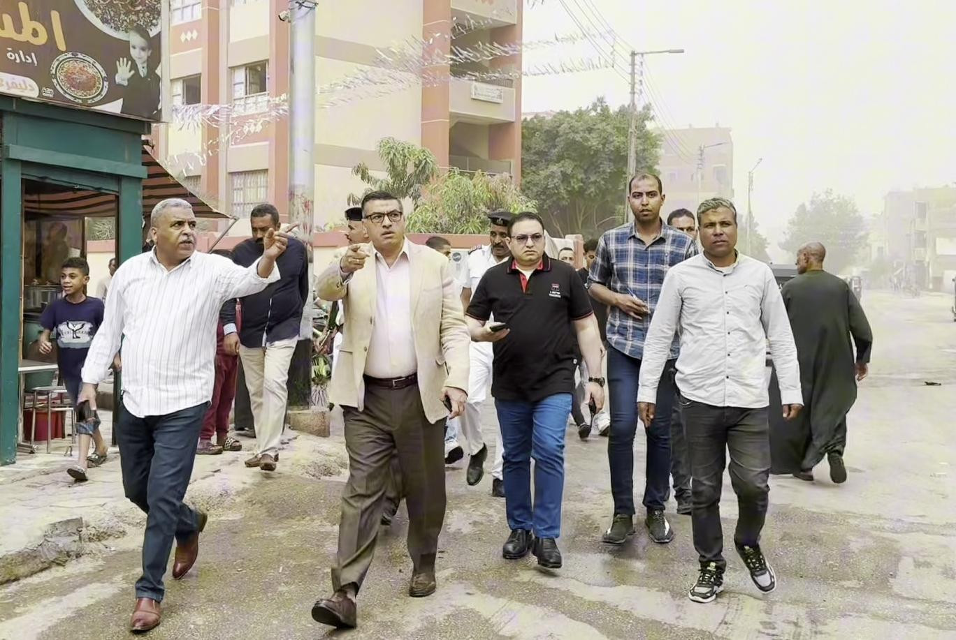 محافظ قنا: إزالة 37 كشكا وحالة إشغال بشوارع مدينة دشنا لضبط المظهر الج