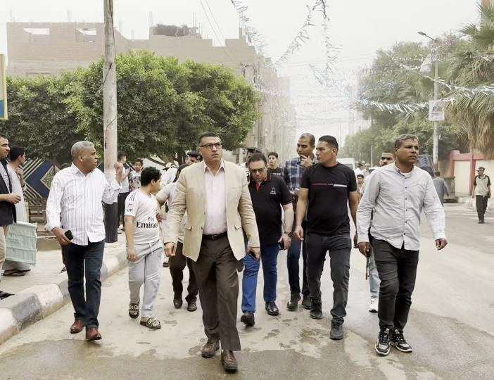 محافظ قنا: إزالة 37 كشكا وحالة إشغال بشوارع مدينة دشنا لضبط المظهر الج