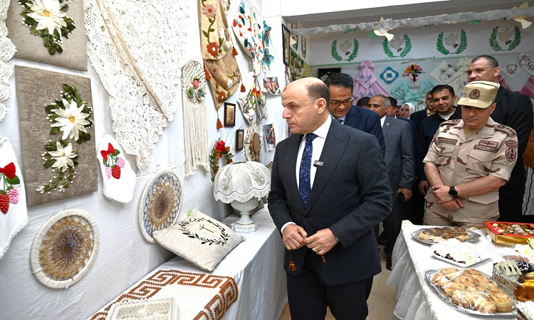محافظ الغربية يفتتح معرض 